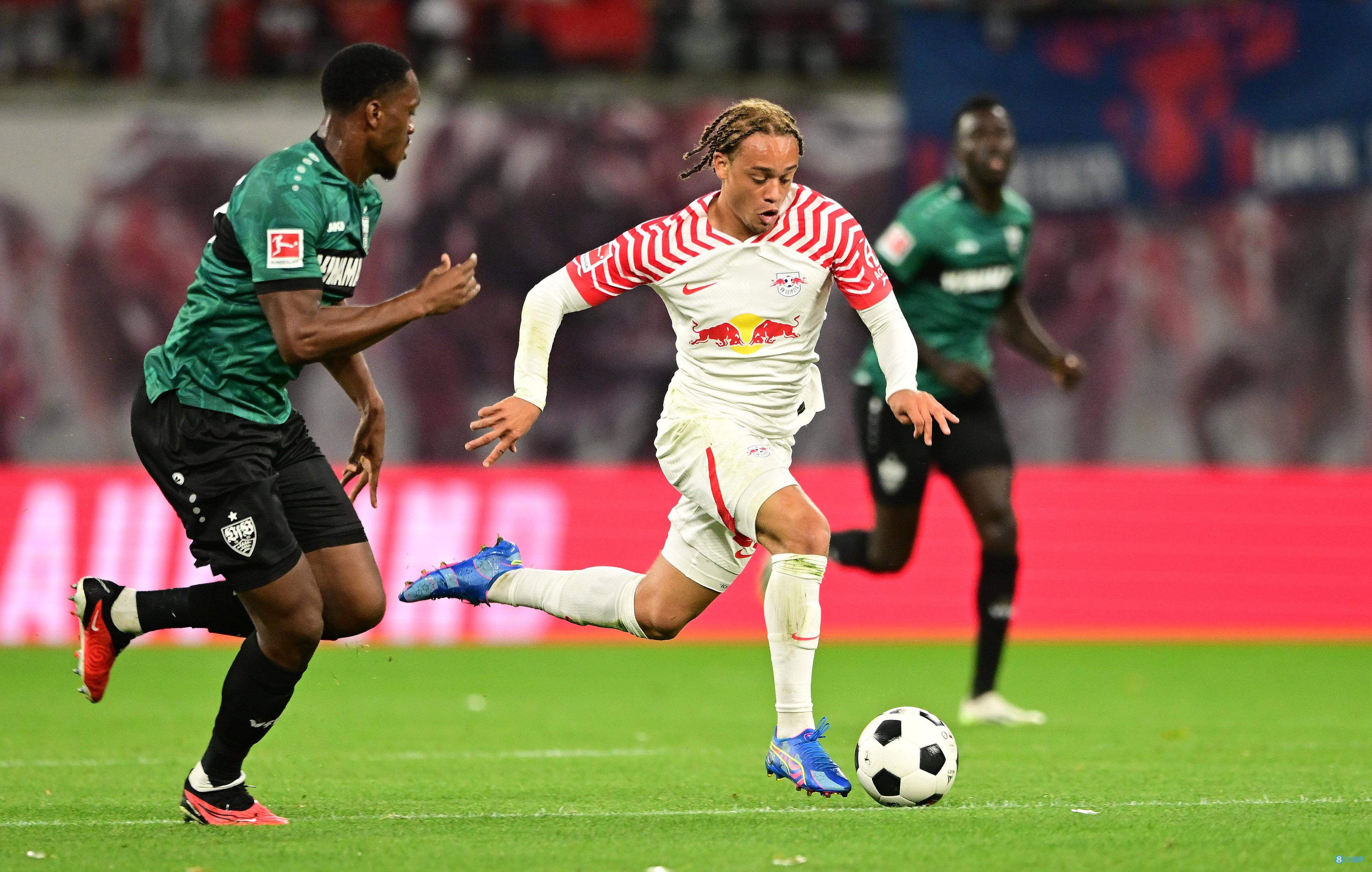 包含德甲强队争霸：勇士之争引发激烈角逐的词条