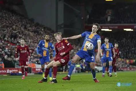 关于华莱士客场战胜布莱顿，后防线表现出色稳固三分的信息