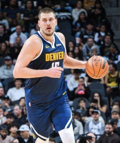 开云体育APP下载-猛龙血洗马刺，约基奇完成帽子戏法