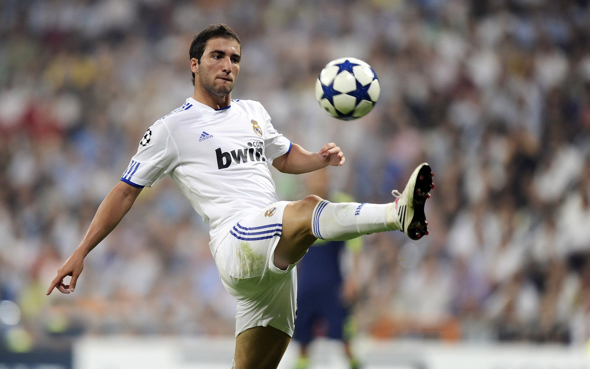 骑士拿下老鹰，爱德华兹在季后赛抢七接管比赛