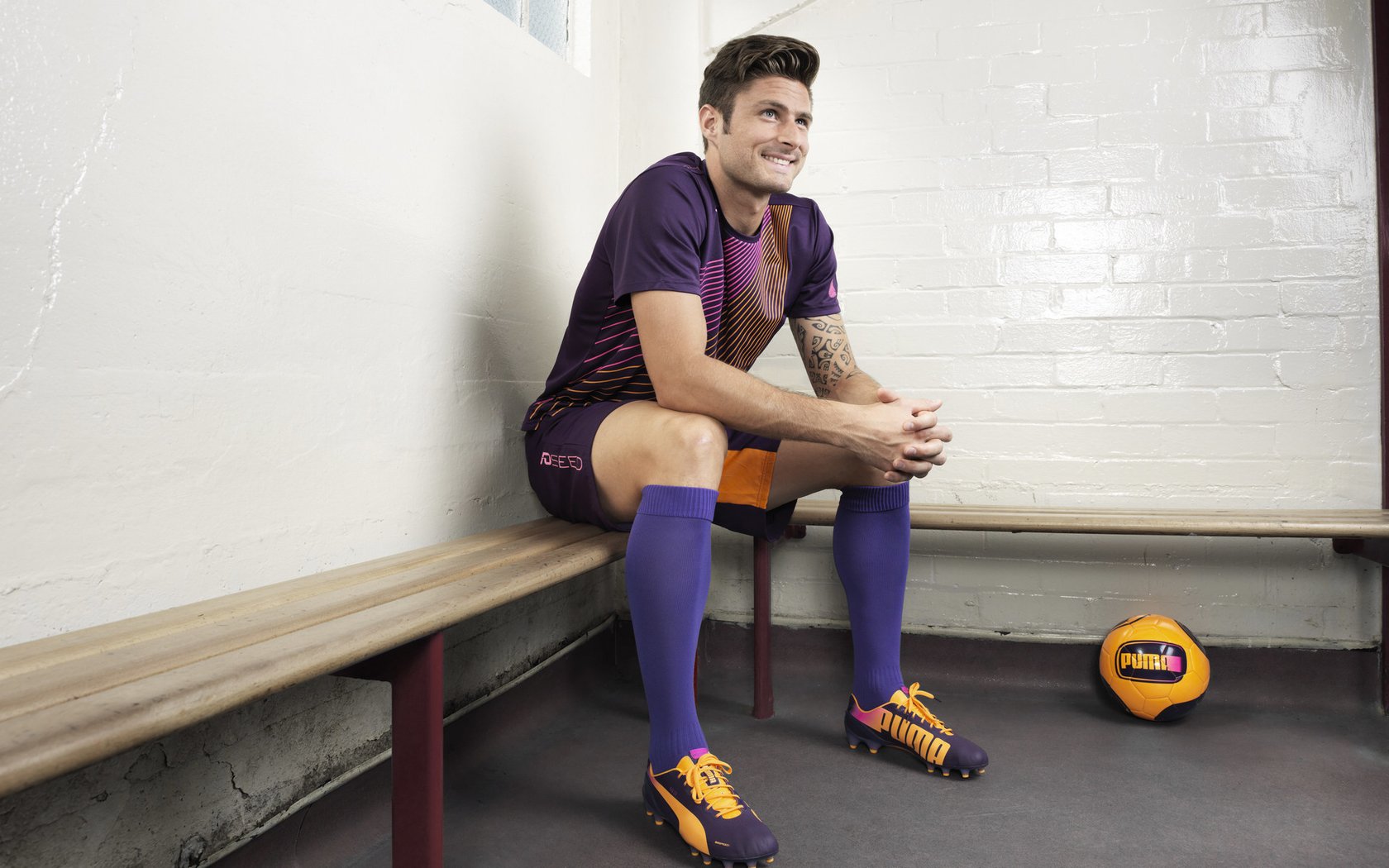 绿茵场上的双重奇迹，从意甲焦点战到威尔士压哨绝杀