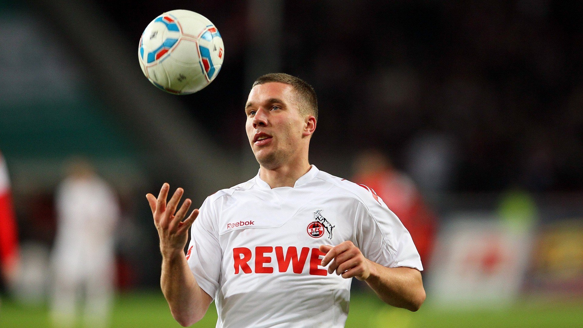 东瀛之光闪耀美利坚，久保建英NBA季后赛之夜的全程高能输出